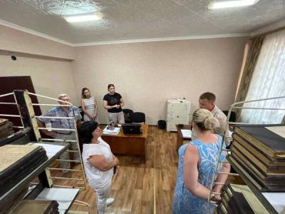 видання, викрадені з фондів херсонської бібліотеки ім. Олеся Гончара. Фото 3 із соцмереж