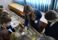 <p>Мініатюрні раритетні видання зацікавили школярів</p>
<p> </p>